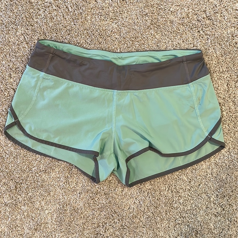 Lululemon speed up short low rise 2.5 inches